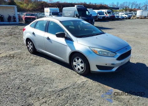 2016 Ford Focus S из США, поврежденный, VIN 1FADP3E21GL349014